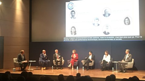Les CEO de Transdev, Engie, Adecco Group, Sodexo et AXA sur la scène du Forum des Achats inclusifs. - © D.R.