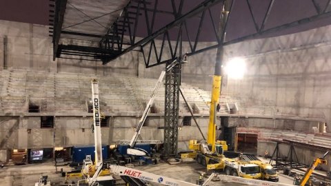 Le chantier de construction de l’Adidas Arena : pose de la structure métallique - © PB