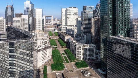 La Défense confirme sa dynamique avec un volume global de 141 000 m² commercialisés à fin septembre. - © MDP - Paris La Défense