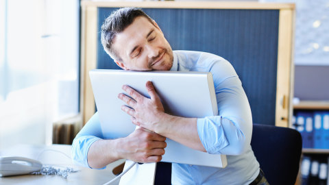 Les salariés ressentent-ils moins la nécessité de s’approprier leur bureau post-Covid ? - © Getty Images/iStockphoto annebaek