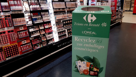 La borne de recyclage des emballages cosmétiques sera installée au sein des espaces beauté. - © CC / Républik Retail