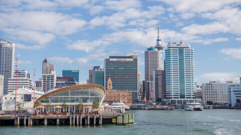 Le quartier des affaires d’Auckland, en Nouvelle-Zélande, est à proximité de la mer. - © Getty Images/iStockphoto