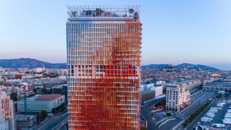 La tour La Marseillaise, une des deux grandes transactions sur les marchés de bureaux régionaux. - © WEARECONTENTS
