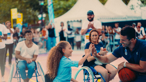 Journée paralympique initiation au basket fauteuil avec Sofyane Mehiaoui - © Boby