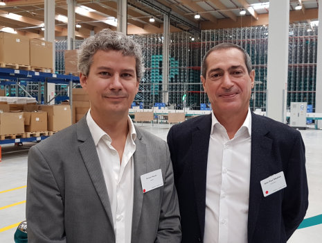 Romain Moulin (Exotec) et Jean-Paul Mochet (Groupe Monoprix) lors de l’inauguration de l’entrepôt bas carbone de Monoprix. - © CC / Républik Retail