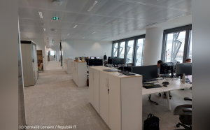 Flex office intégral en open-space © Républik-IT / Bertrand Lemaire