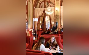 Rendez-vous d'affaires © Carole Desheulles