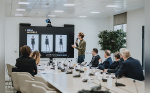 Les candidats ont 6 minutes pour convaincre les jurés. © Républik Retail