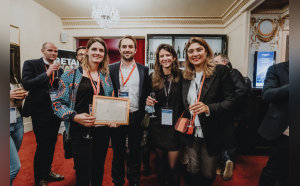 L'équipe de Veepee, fier d'avoir remporté un prix avec Re-Cycle dans la catégorie Retailers. © MANUEL ABELLA