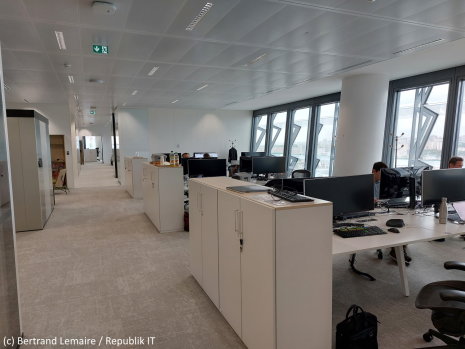 Flex office intégral en open-space - ©&#160;Républik-IT / Bertrand Lemaire
