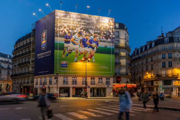 Habillage de la façade du siège Covea Saint-Lazare (Paris) lors de la Coupe du monde de rugby 2023 - © GMF