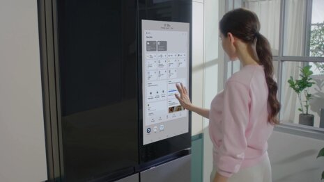Samsung propose de consulter des recettes TikTok depuis le réfrigérateur. - © Samsung