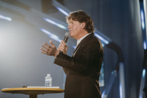 Marc Dumas a animé la 7e cérémonie de la Nuit du Commerce Connecté © Républik Retail