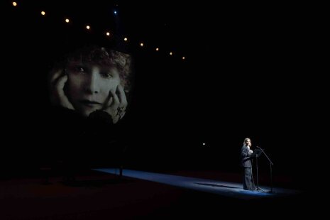 ors de l’inauguration du théâtre, Isabelle Huppert a lu des extraits de textes de Sarah Bernhardt  - © Joséphine Brueder/Ville de Paris