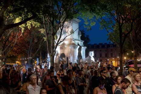 La place du Châtelet se transforme en Place des théâtres et lance le Festival de la Place pendant le mois de septembre - © Joséphine Brueder/Ville de Paris