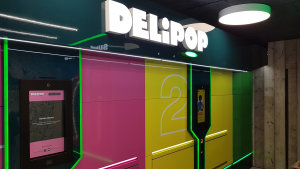 Delipop a un look volontaire funky pour palier l’absence de présence humaine. - © CC / Républik Retail