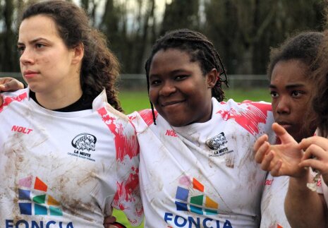 Foncia, partenaire du club de rugby féminin amateur d'Orléans - ©&#160;Foncia