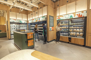 Amazon Go propose des produits frais, du snacking et des plats prêts à consommer. - © Starbucks