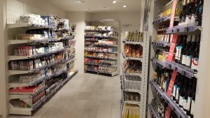 Environ 400 références de dépannage alimentaire et non alimentaire sont disponibles à la vente.
