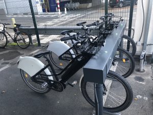 Les vélos figurent bien sûr parmi les solutions alternatives de déplacement mises en place pour les collaborateurs de Métro France. - © D.R.