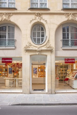 Vue imprenable sur le magasin depuis la rue. © Clarins / Olivier Loser