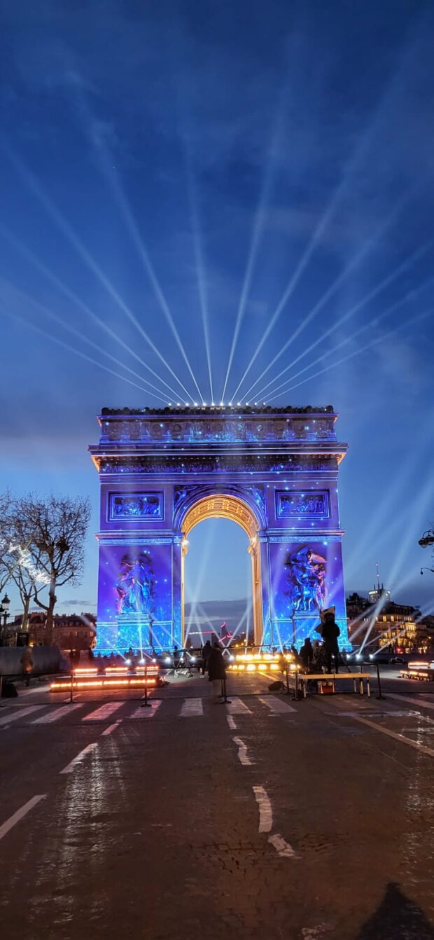 Mapping vidéo sur l’Arc de Triomphe pour célébrer l’olympisme, les Jeux et Paris  - © Havas Events