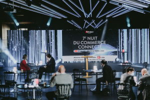 Un plateau TV haut en couleurs © Républik Retail