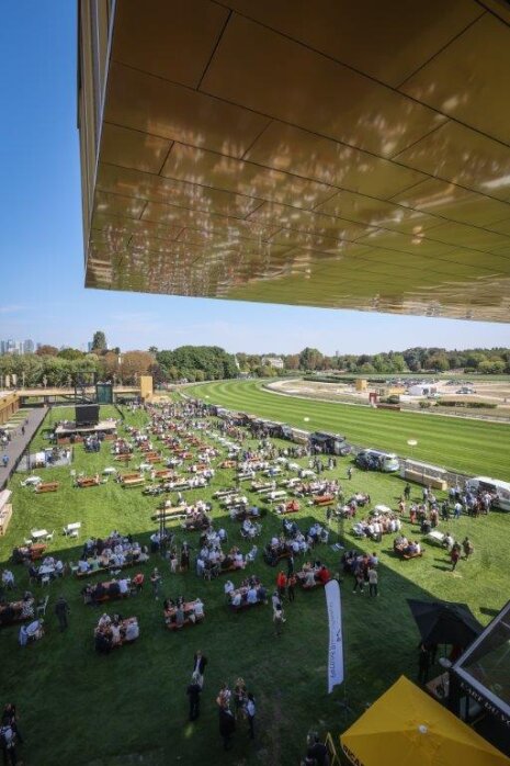 La REF, l'événement phare du Medef qui se tient chaque année depuis 2019 à l’hippodrome de ParisLonchamp - © Medef